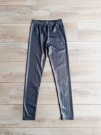 NIEUW grijze lange leather look legging maat XS/S, Kleding | Dames, Broeken en Pantalons, Nieuw, Grijs, Lang, Maat 34 (XS) of kleiner