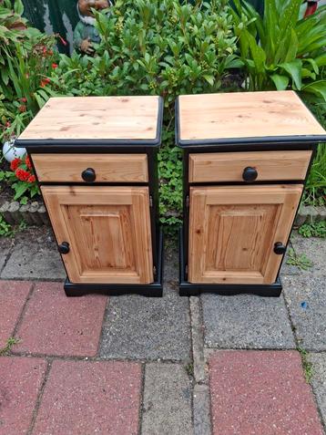 Houten Nachtkastjes - Set van 2 beschikbaar voor biedingen