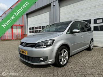 Volkswagen Touran 1.6 TDI Highline BlueMotion 7p/Pano/Navi beschikbaar voor biedingen
