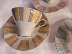 4 kop en schotels porselein pastel kleurtjes kopjes 50, Huis en Inrichting, Keuken | Servies, Ophalen of Verzenden, Zo goed als nieuw