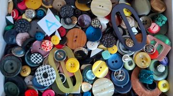 400 nieuwe knopen mix beschikbaar voor biedingen