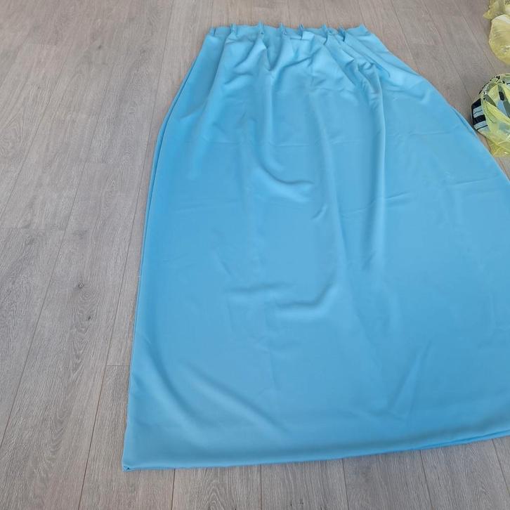 Verduisterende gordijnen in nieuwstaat blauw en grijs, Huis en Inrichting, Stoffering | Gordijnen en Lamellen, Zo goed als nieuw