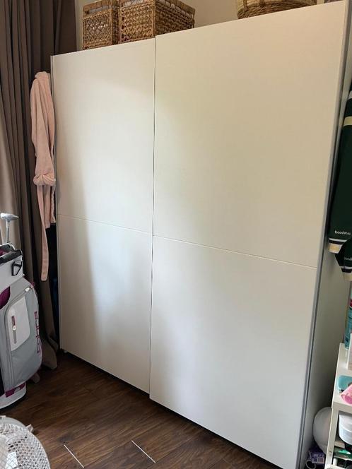 Witte kledingkast, Huis en Inrichting, Kasten | Kledingkasten, Gebruikt, 150 tot 200 cm, 150 tot 200 cm, 50 tot 75 cm, Met plank(en)