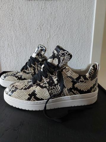 Nubbik sneakers  beschikbaar voor biedingen