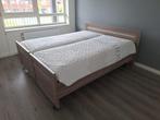 Uitrijdbaar houten 2 persoonsbed, Huis en Inrichting, Ophalen, Gebruikt, Bruin, 210 cm