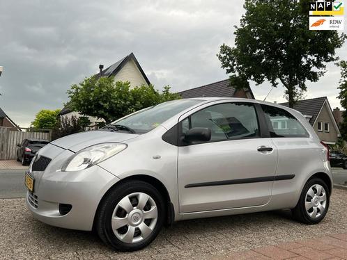 Toyota Yaris 1.3 VVTi Terra NL-AUTO-NAP., Auto's, Toyota, Bedrijf, Te koop, Yaris, ABS, Airbags, Airconditioning, Boordcomputer