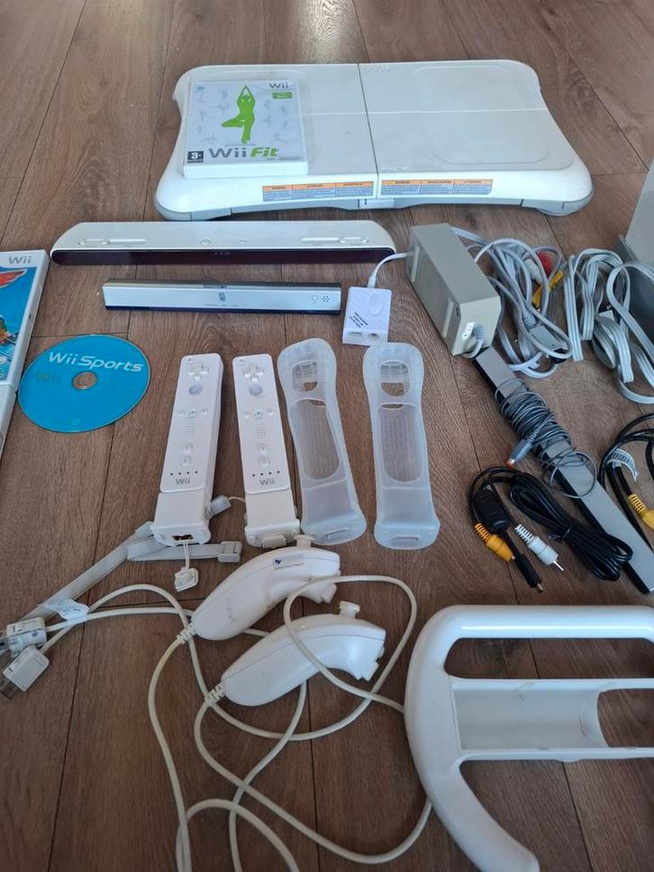 Nintendo Wii met controller en 3 games, Spelcomputers en Games, Spelcomputers | Nintendo Wii, Gebruikt, Met 1 controller, Ophalen of Verzenden