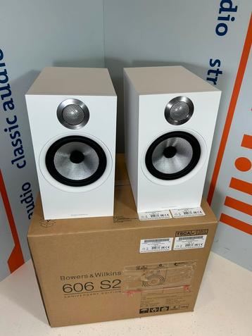 Bowers&Wilkins 606 S2 wit