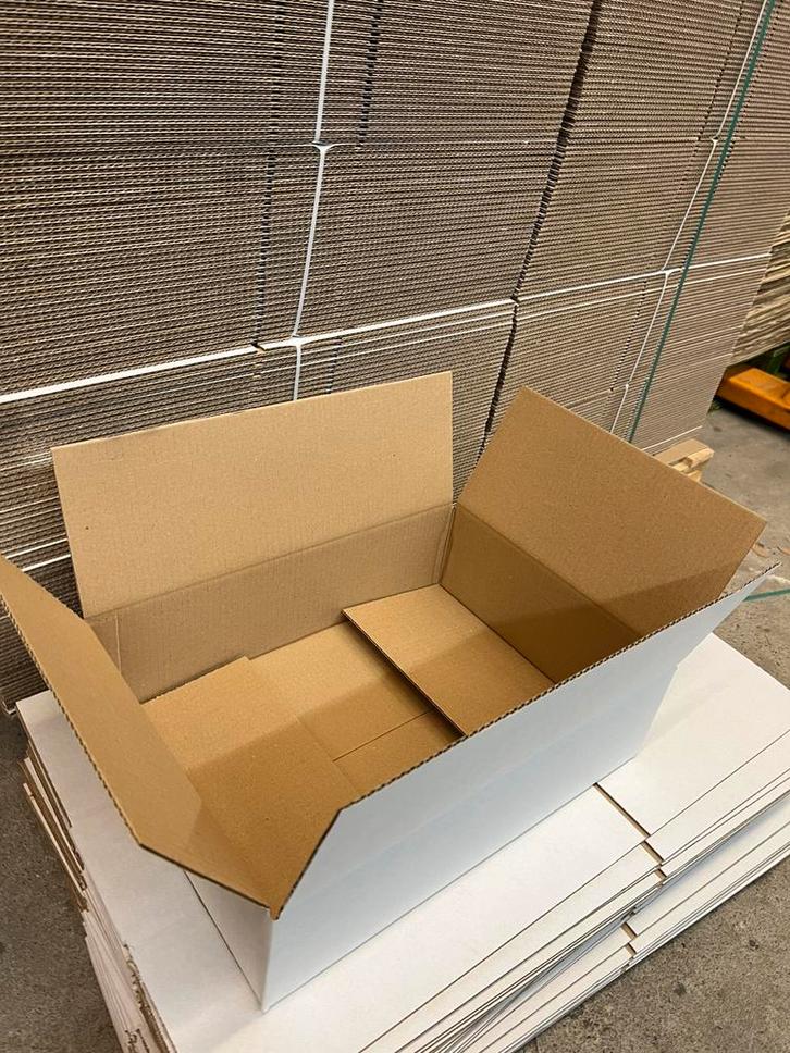 Dozen wit 530x245x130mm + 430x305x115 mm, Zakelijke goederen, Partijgoederen en Retail | Verpakking en Verzending, Ophalen