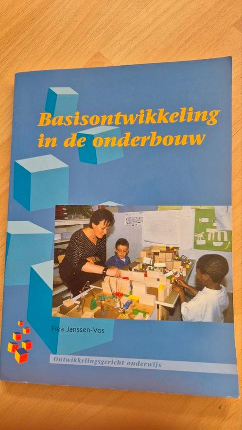 F. Janssen-Vos - Basisontwikkeling in de onderbouw, Boeken, Wetenschap, Zo goed als nieuw, Ophalen of Verzenden