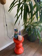 Oranje bijzettafel Xenos, Minder dan 50 cm, Rond, Ophalen of Verzenden, Zo goed als nieuw