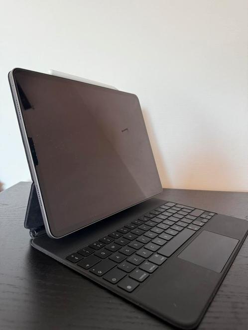 Apple iPad Pro (6th gen) + Magic Keyboard en Apple pencil, Computers en Software, Apple iPads, Zo goed als nieuw, Overige modellen