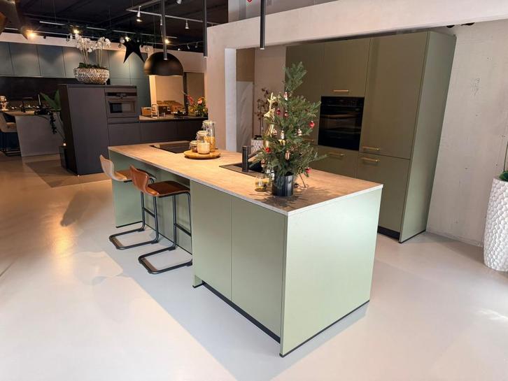 Luxe design keuken Complete eilandopstelling Nu €9995,-!, Huis en Inrichting, Keuken | Complete keukens, Nieuw, Overige typen