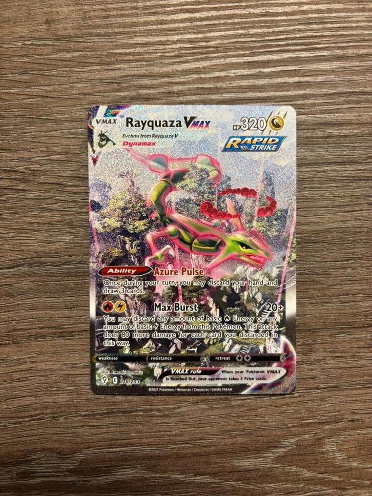 Rayquaza VMax #218/203 - Evolving Skies, Hobby en Vrije tijd, Verzamelkaartspellen | Pokémon, Zo goed als nieuw, Losse kaart, Ophalen of Verzenden