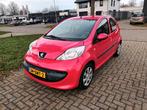 Peugeot 107 1.0 12V 5DR 2011 Rood, Auto's, Voorwielaandrijving, 4 stoelen, 68 pk, Origineel Nederlands