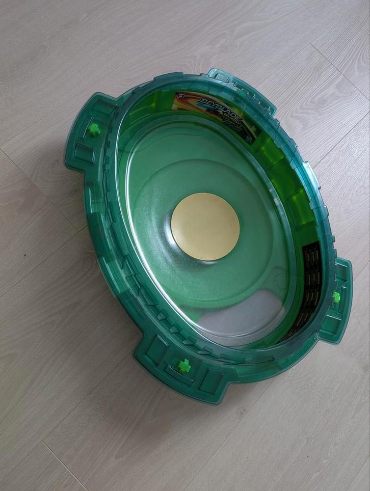 Beyblade QuadDrive Arena, Kinderen en Baby's, Speelgoed | Overig, Gebruikt, Jongen of Meisje, Ophalen of Verzenden
