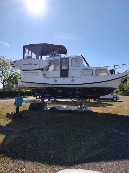 kajuitboot staal 8,5 meter met nieuwe tent, Watersport en Boten, Golfsurfen, Zo goed als nieuw, Overige typen, Ophalen