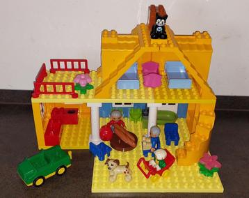 duplo speelhuis beschikbaar voor biedingen