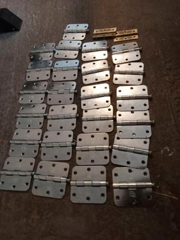 Deurscharnieren  beschikbaar voor biedingen