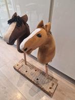 2 mooie stokpaardjes met standaard, Kinderen en Baby's, Ophalen of Verzenden, Zo goed als nieuw