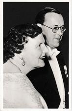 fotokaart H.M. Koningin Juliana en Z.K.H. Prins Bernard 1956, Ophalen of Verzenden, Zo goed als nieuw, Nederland, Kaart, Foto of Prent