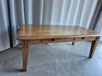 Robuuste stevige vintage salontafel, prachtige details lades, Ophalen