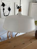 Hele stijlvolle eetkamer lamp van wit metaal/houten top, Huis en Inrichting, Lampen | Hanglampen, Ophalen, Zo goed als nieuw, Metaal