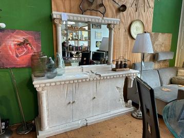Fossiel dressoir. Zgan. WD-18. beschikbaar voor biedingen
