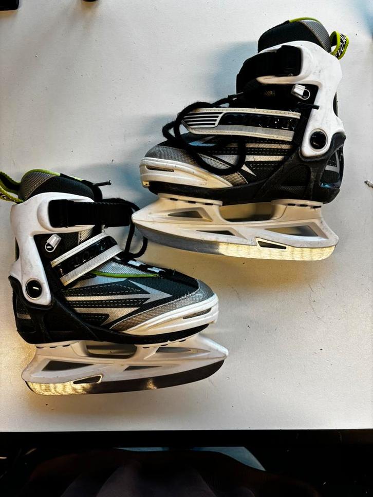 GEBRUIKT! Evo action schaatsen verstelbaar maat 29/32 €9,99, Sport en Fitness, Schaatsen, Gebruikt, IJshockeyschaatsen, Overige merken