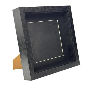 Passe-partout lijst 25x25 cm in walnoot, wit of zwart beschikbaar voor biedingen