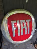 Zeer grote Fiat logo / Embleem - Vintage, Verzamelen, Ophalen, Gebruikt