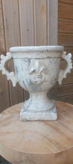 Franse brocante vaas landelijk stoer en sober, Tuin en Terras, Tuinvazen, Ophalen of Verzenden, Zo goed als nieuw