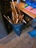Volle vuilniszak met kledinghangers, Ophalen, Gebruikt, N.v.t., N.v.t.