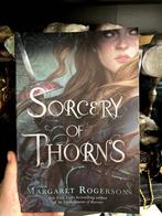 Sorcery of Thorns - Margaret Rogerson, Margaret Rogerson, Ophalen of Verzenden, Zo goed als nieuw