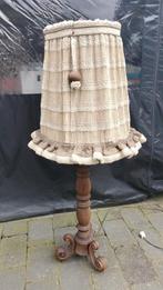 Super kitsche vintage lamp met massief eiken voet 140cm, Huis en Inrichting, Ophalen of Verzenden, Zo goed als nieuw, 50 cm of meer