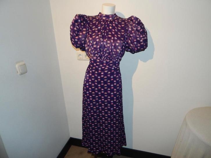 Rotate Birger Christensen jurk eye catcher pof mouw bloemenM, Kleding | Dames, Jurken, Zo goed als nieuw, Maat 38/40 (M), Paars