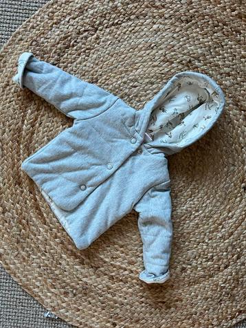 Grijze jas/vest maat 74 met dierenprint voering beschikbaar voor biedingen