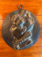Bronzen wandplaquette met vrouwenportret, Antiek en Kunst, Ophalen of Verzenden