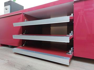 Tv meubel rood hoogglans ikea besta - afbeelding 2