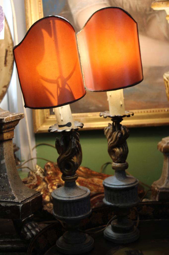 Antieke franse altaarvaas lamp kap zijde grijs bois dore, Antiek en Kunst, Antiek | Lampen, Ophalen