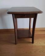 Tafeltje bijzettafeltje met 1 lade, Minder dan 55 cm, Vierkant, Zo goed als nieuw, Hout
