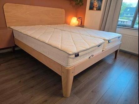 Auping auronde 200x220 met zgan matrassen, Huis en Inrichting, Slaapkamer | Bedden, Zo goed als nieuw, Tweepersoons, 200 cm, Hout