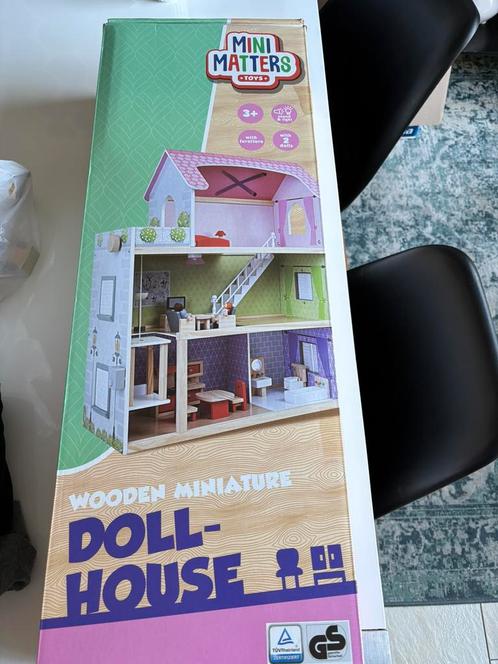 Poppenhuis mini matters inc diverse accessoires, Verzamelen, Poppenhuizen en Toebehoren, Zo goed als nieuw, Poppenhuis, Ophalen