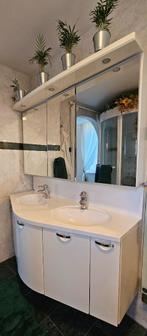 Badkamer meubel met twee wastafels en verlichte spiegelkast, 100 tot 150 cm, 150 tot 200 cm, Gebruikt, 50 tot 75 cm