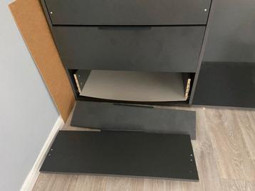 Kledingkast met lades en hanggedeelte - Gratis