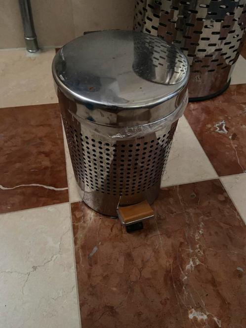 Hele gave RVS toilet / badkamer prullenbak pedaalemmer, Huis en Inrichting, Badkamer | Badtextiel en Accessoires, Zo goed als nieuw