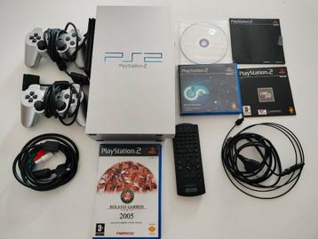 PlayStation 2 met twee controllers beschikbaar voor biedingen