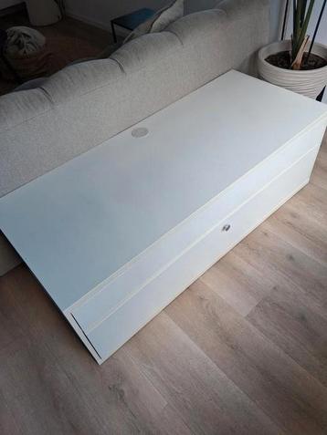 mooie witte kast van ikea