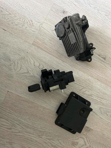 Piaggio / Gilera contactslot & gasklephuis (Compleet met ecu beschikbaar voor biedingen