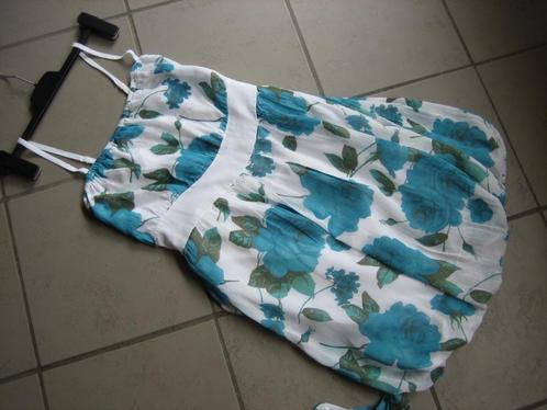 Zeer mooi Italiaans gebloemd zonnejurkje 38 SNAZZEYS, Kleding | Dames, Jurken, Zo goed als nieuw, Maat 38/40 (M), Blauw, Onder de knie